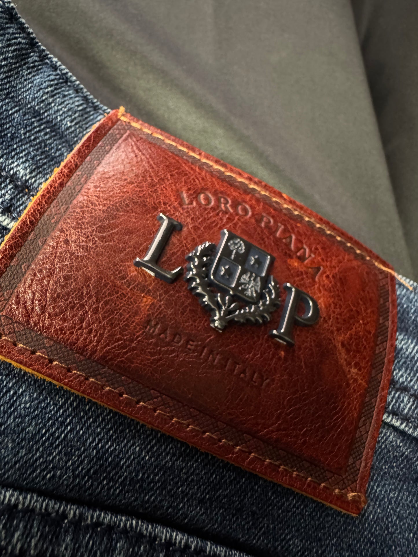 Jeans Loro Piana con Placa