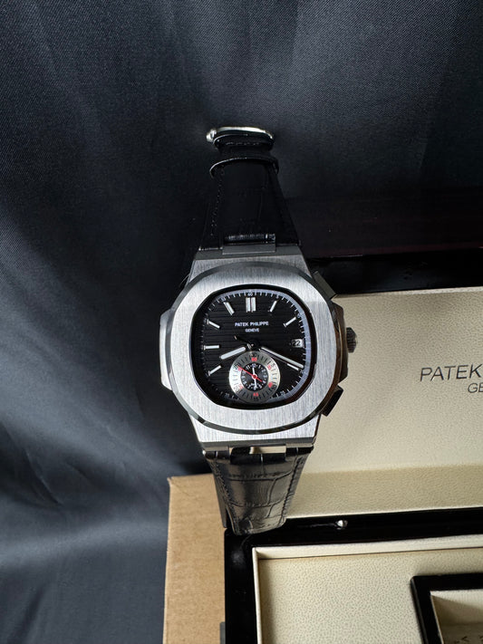 Patek Philippe Nautilus Travel Time Plata
