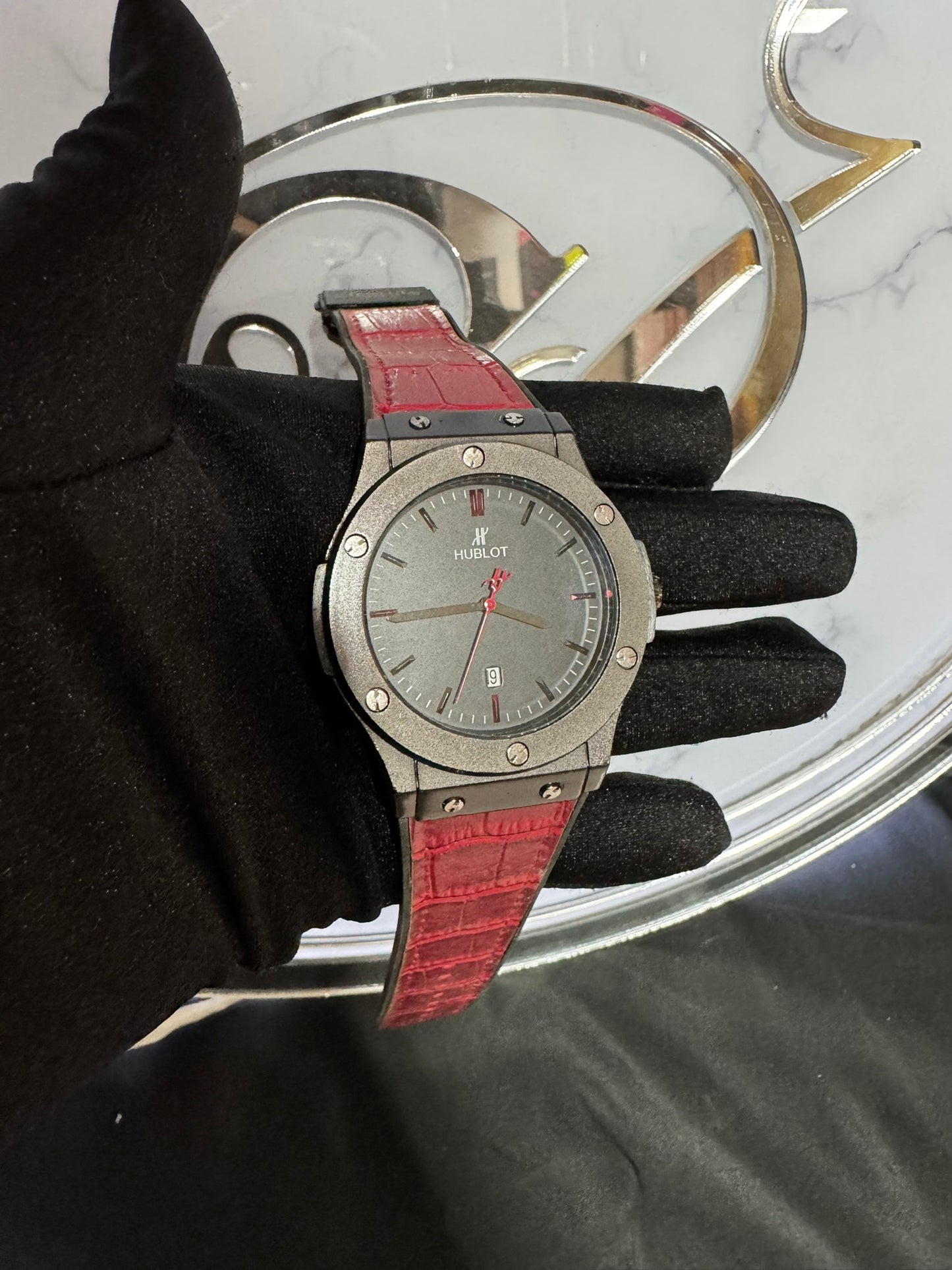 Reloj Hublot Negro con correa Roja