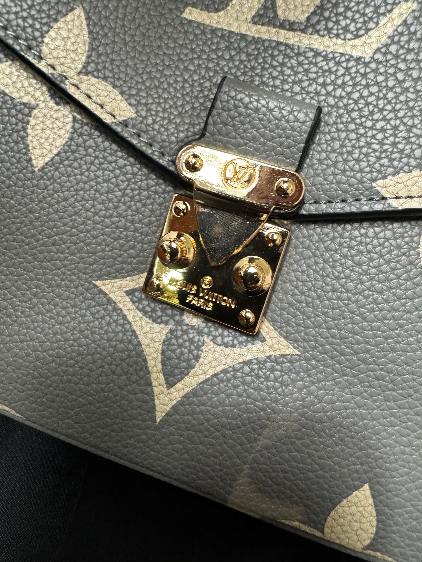 Louis Vuitton Metis Turtle Dove Azul