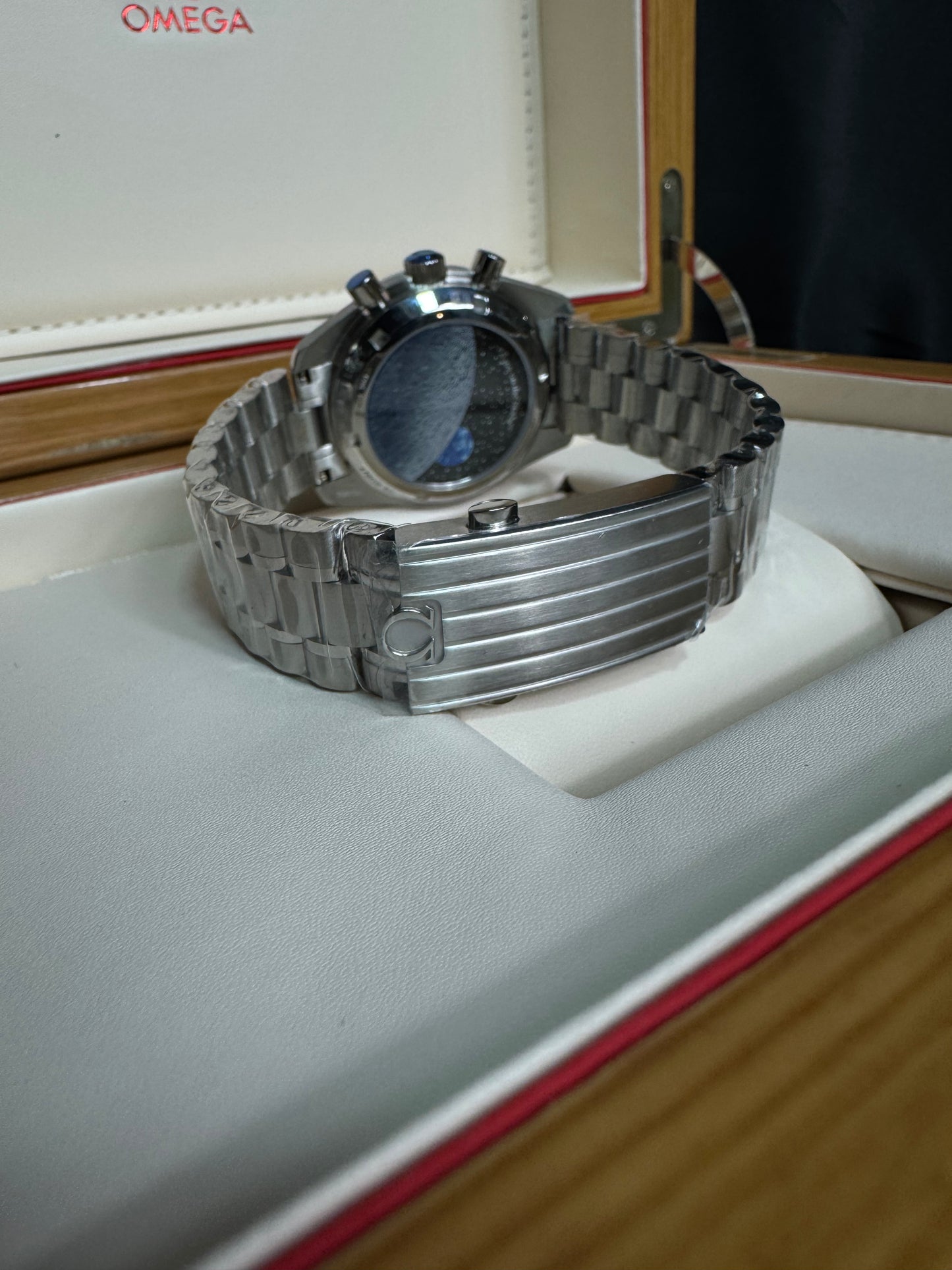 Omega Speedmaster "Snoopy"