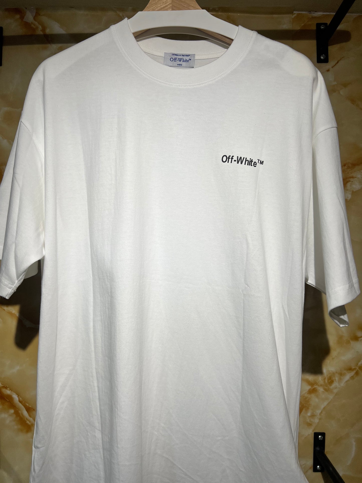 Off White Caravaggio Arrow