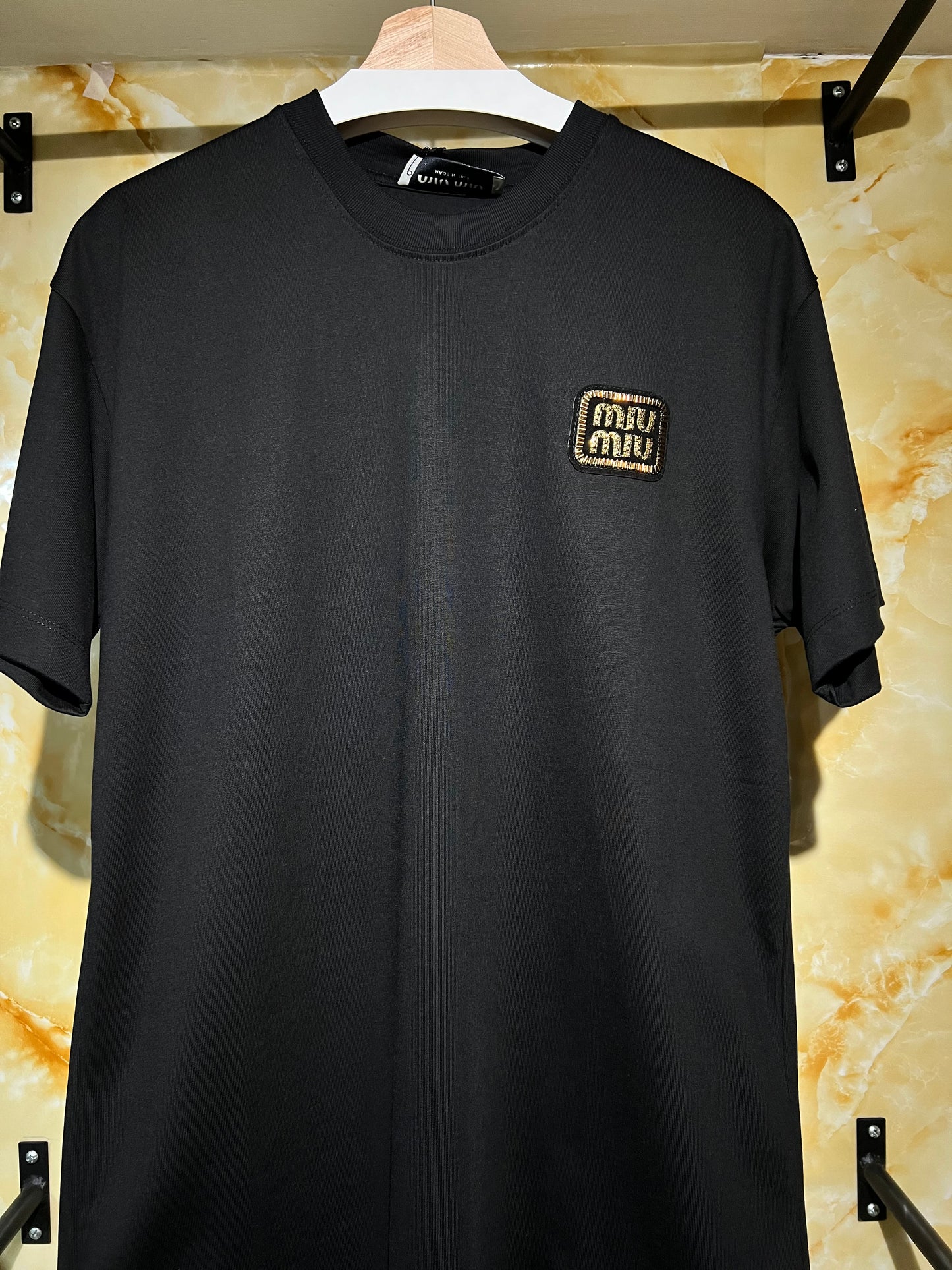 Miu Miu Gold Patch Tee Negra