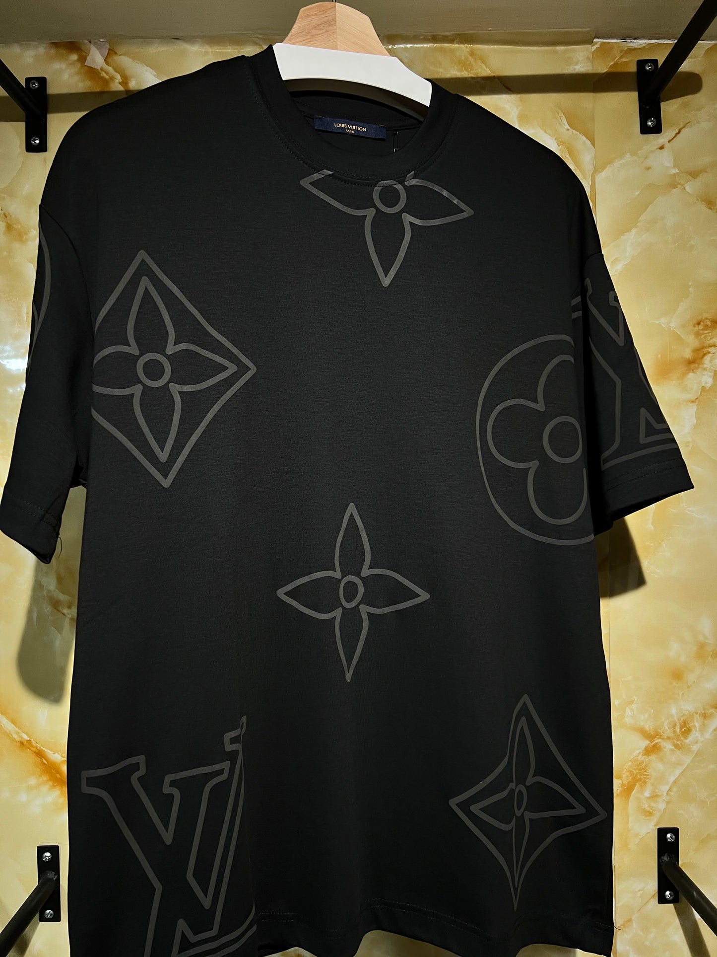 Louis Vuitton Monogram Shadow Tee Negra