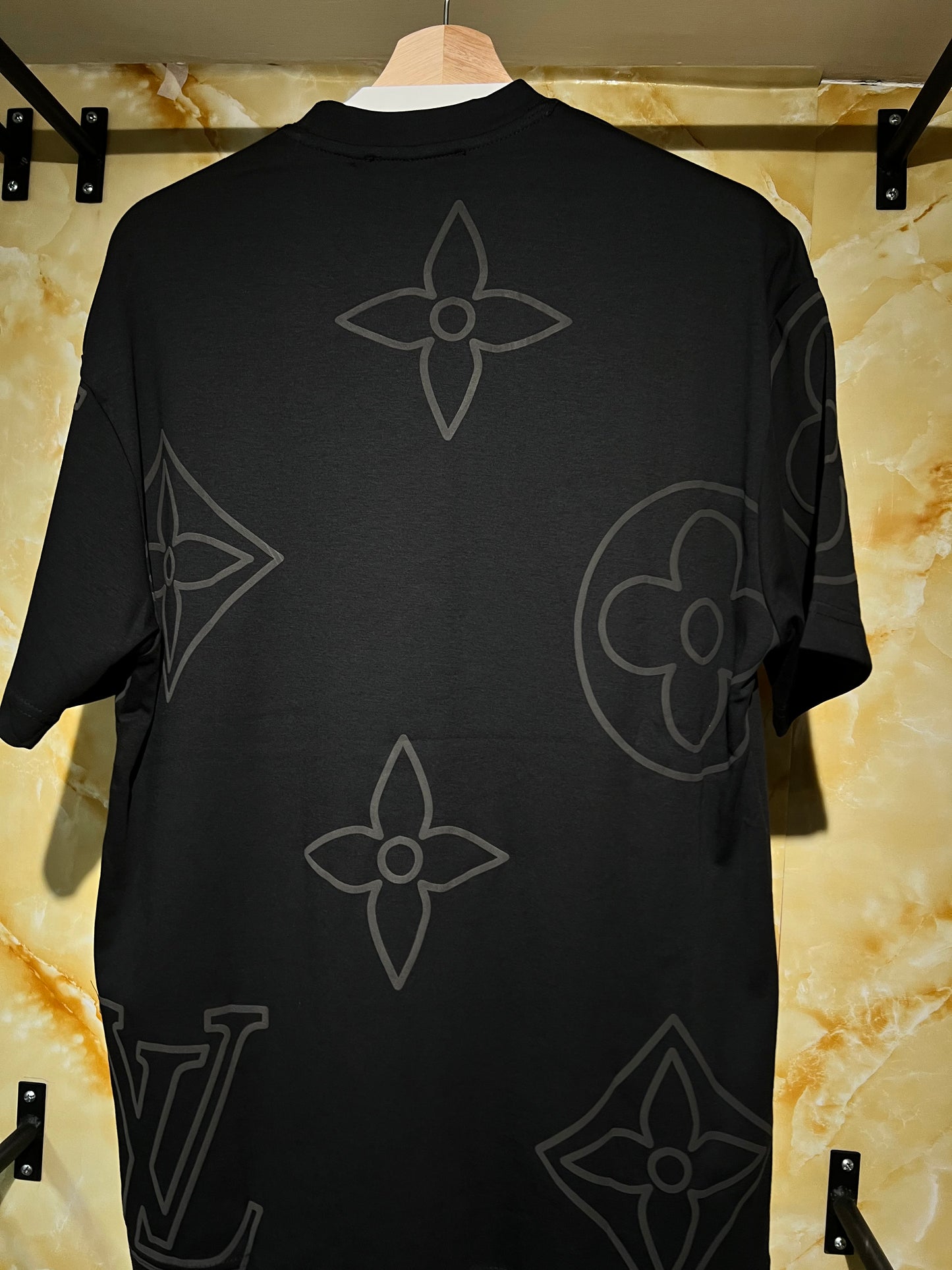 Louis Vuitton Monogram Shadow Tee Negra