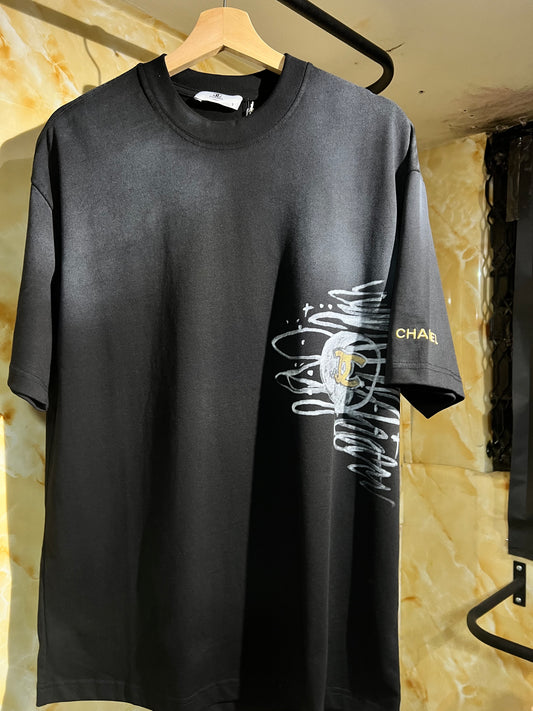 Chanel Cross Graffiti Tee Negra