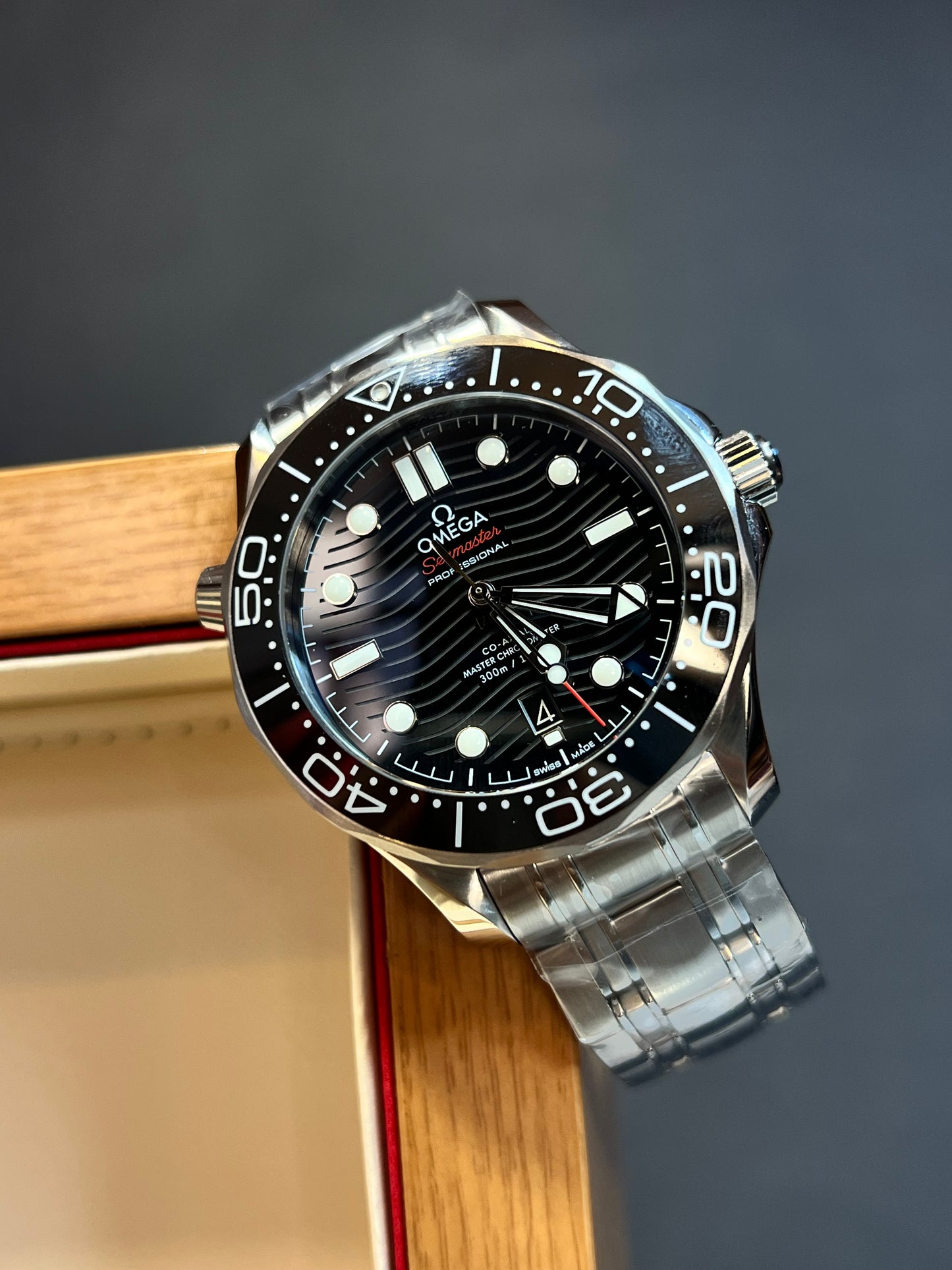 Omega Seamaster Diver 300M  Suizo