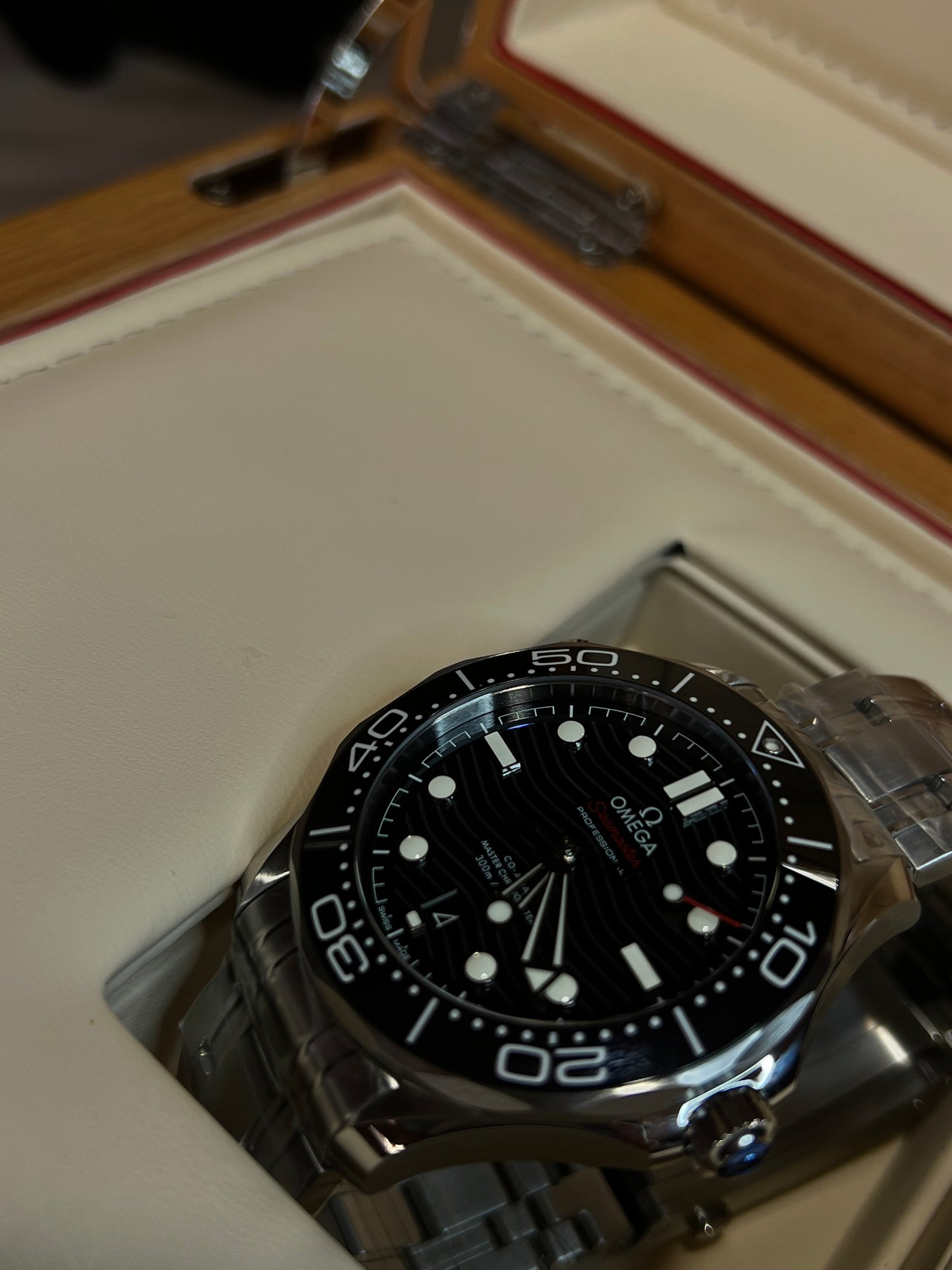 Omega Seamaster Diver 300M  Suizo