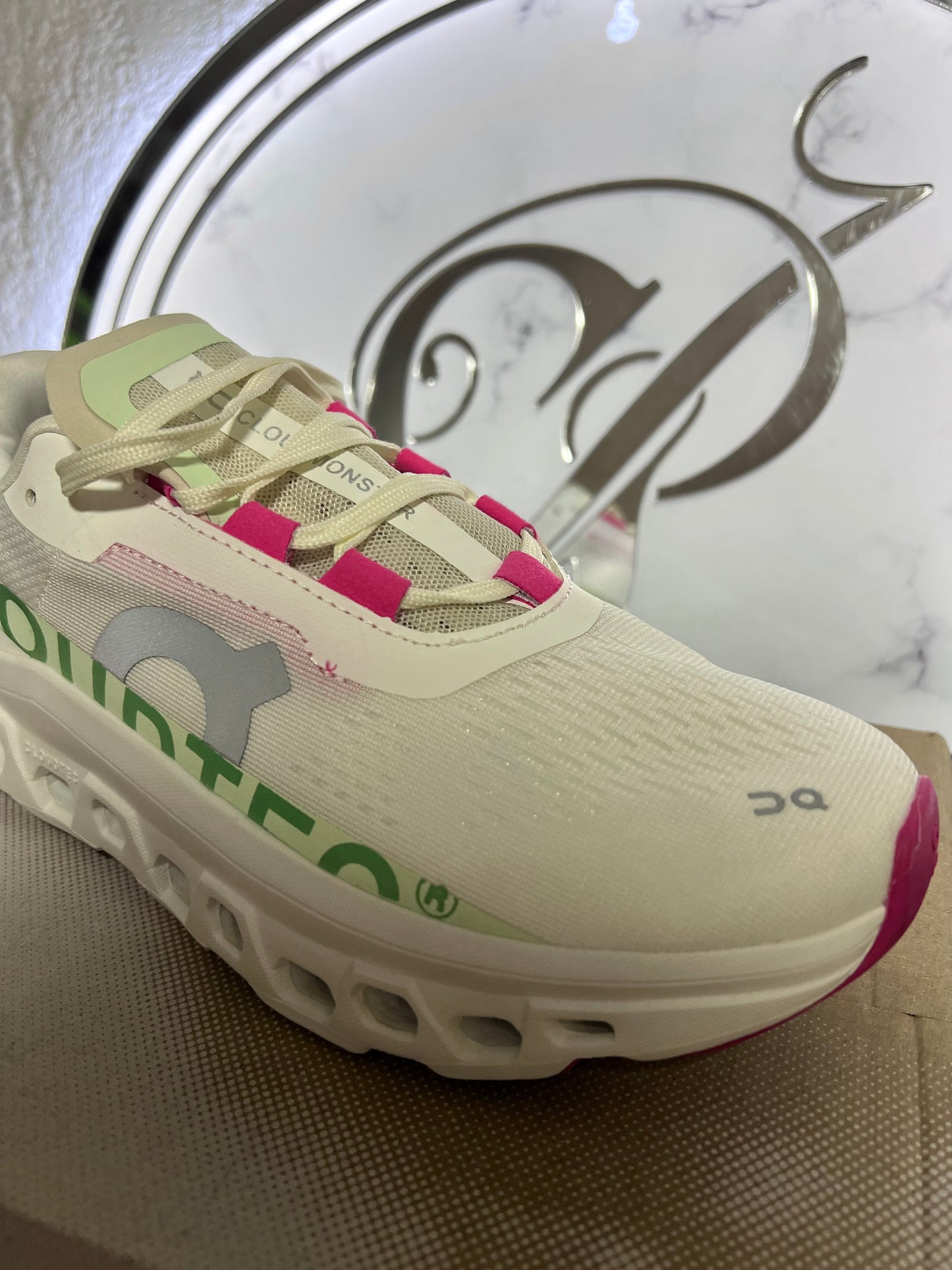 On Cloud Monster Blanco Rosa