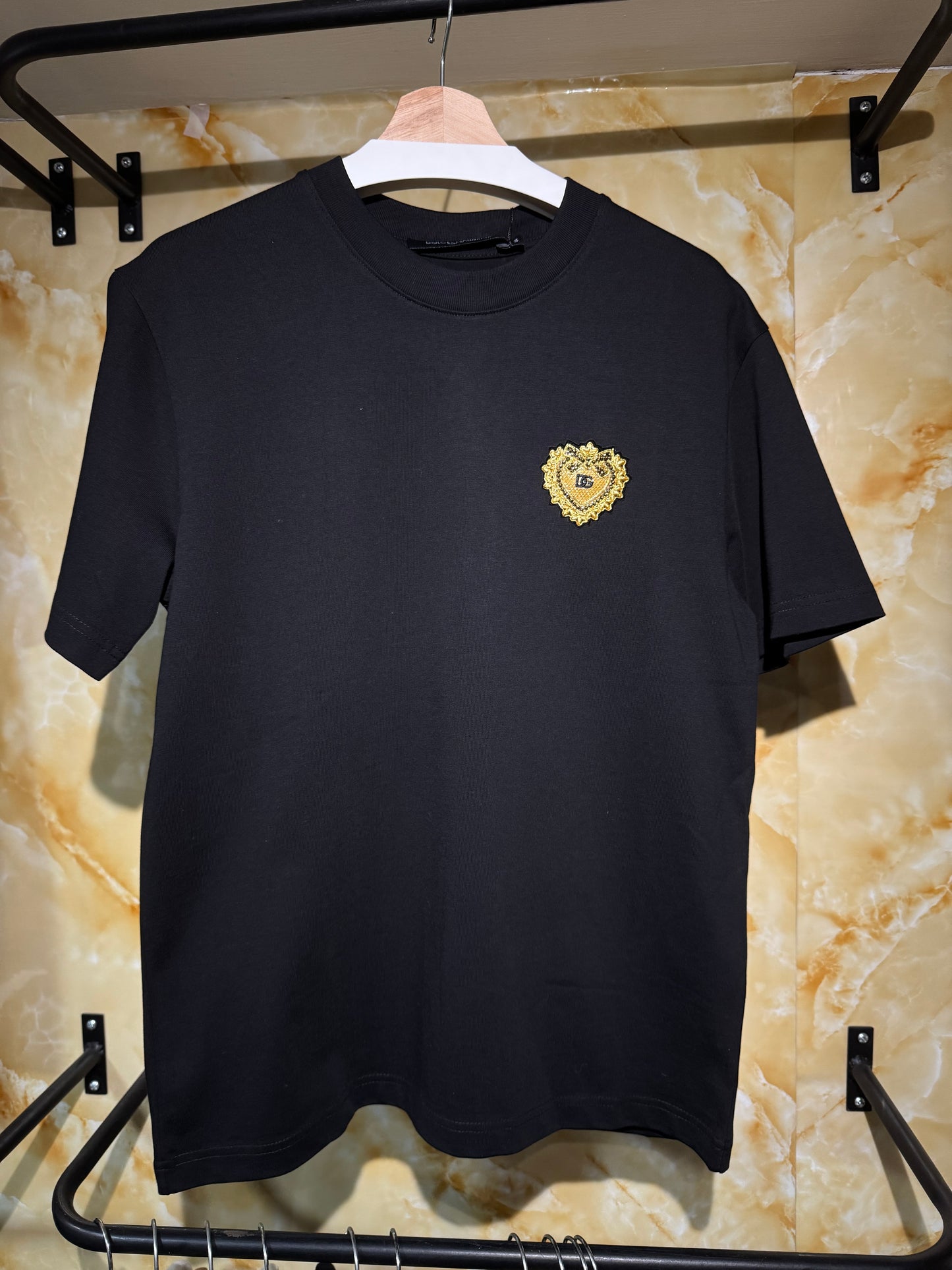 Dolce & Gabbana Playera Logo Crest Dorado
