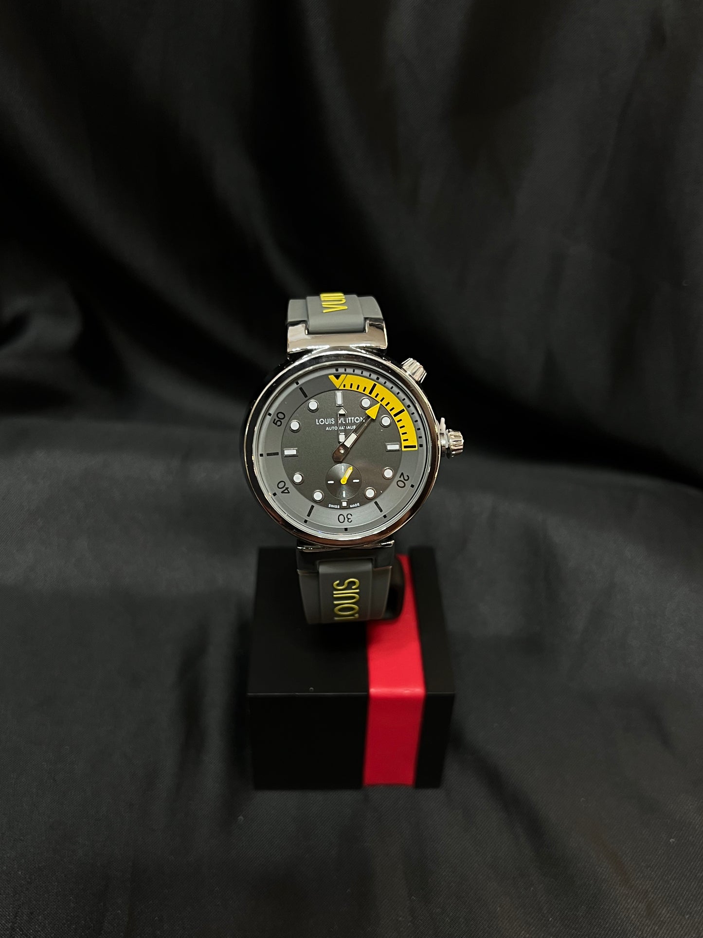 Louis Vuitton Street Diver Chronograph Gris Amarillo