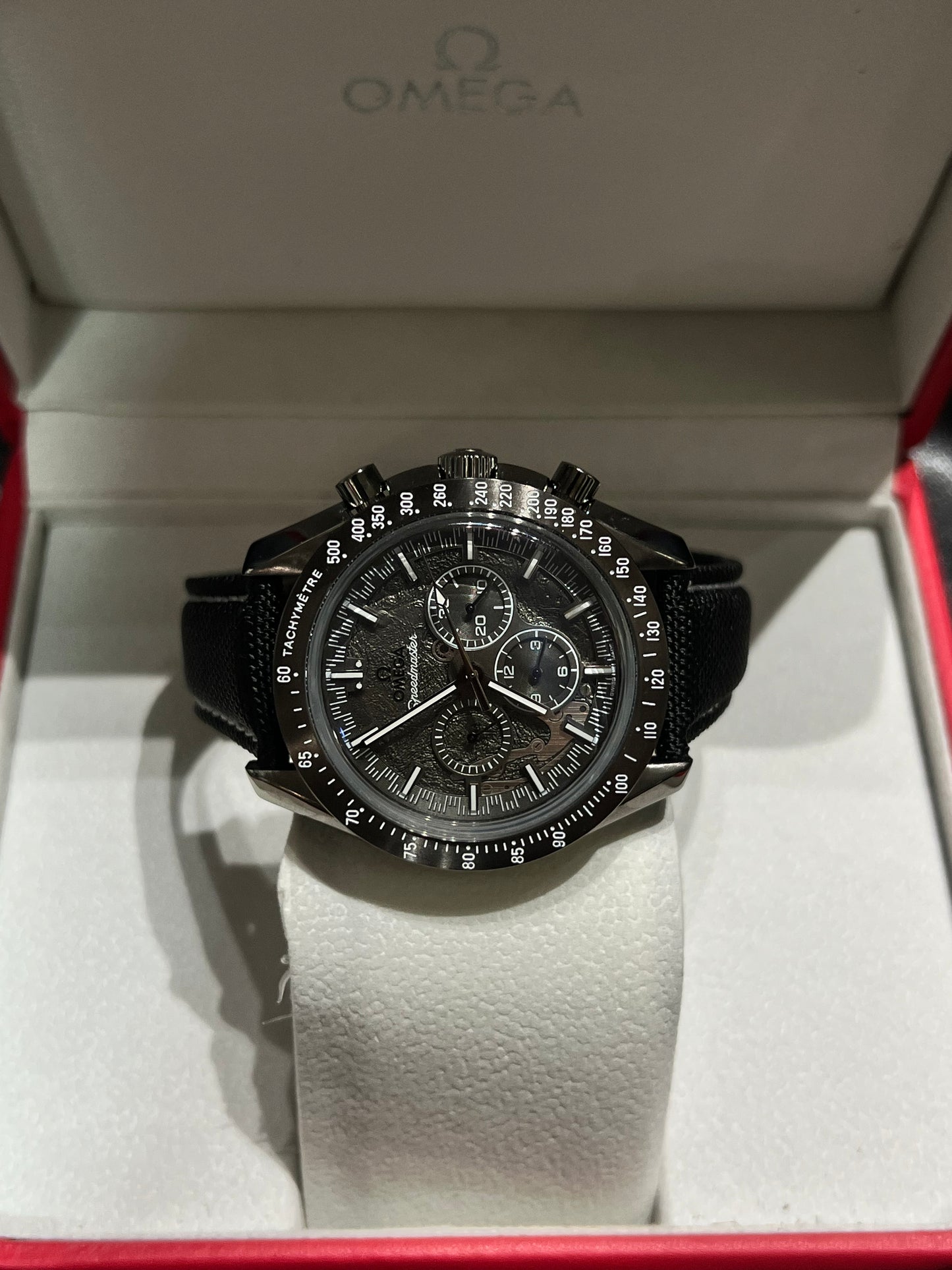 Omega SpeedMaster Grey Side of The Moon Tela