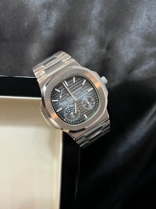 Patek Philippe Nautilus Moonphase Gris