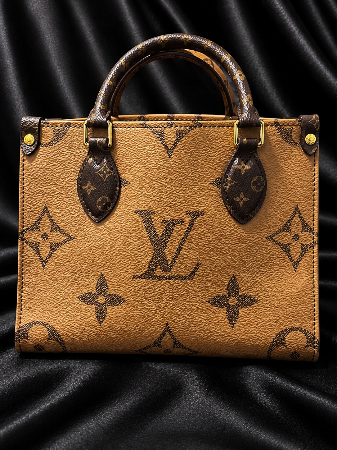 Louis Vuitton OnTheGo PM Monogram Reverse