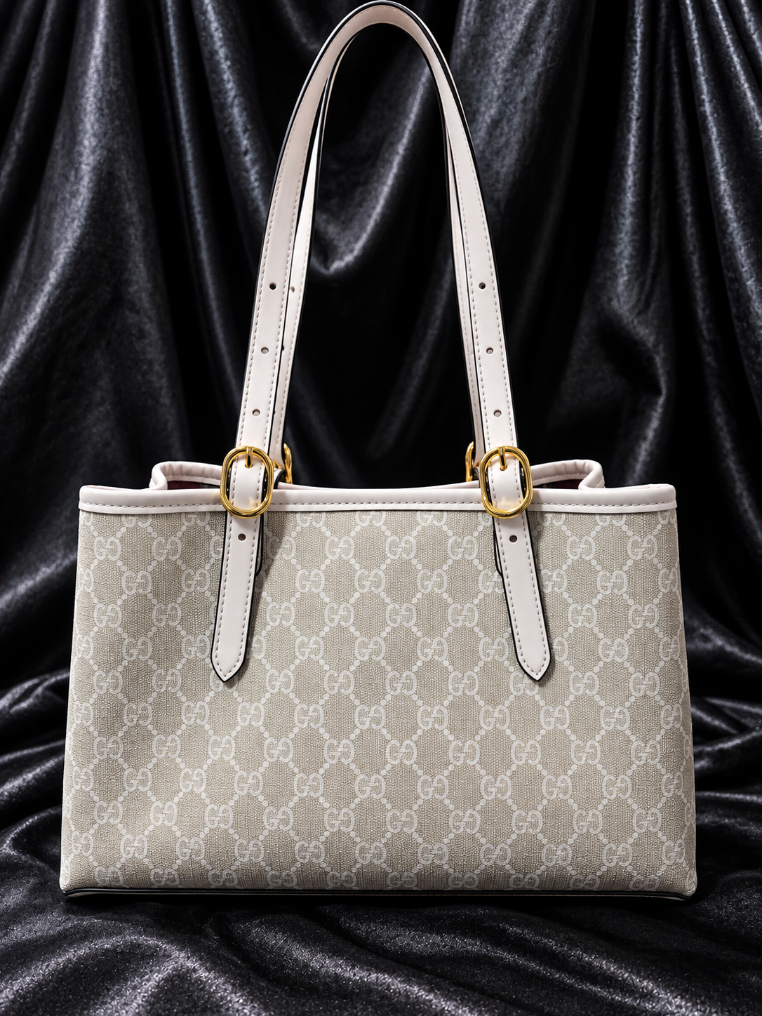Gucci GG Supreme Tote Beige Claro
